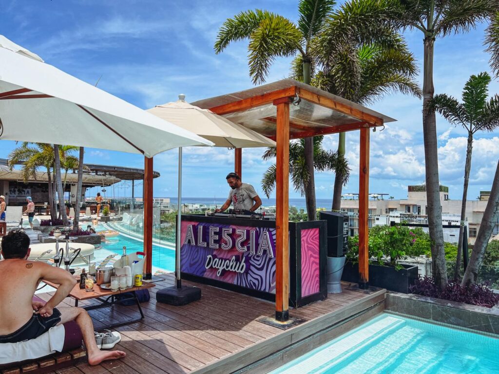dj playing at alesia roof top in playa del carmen