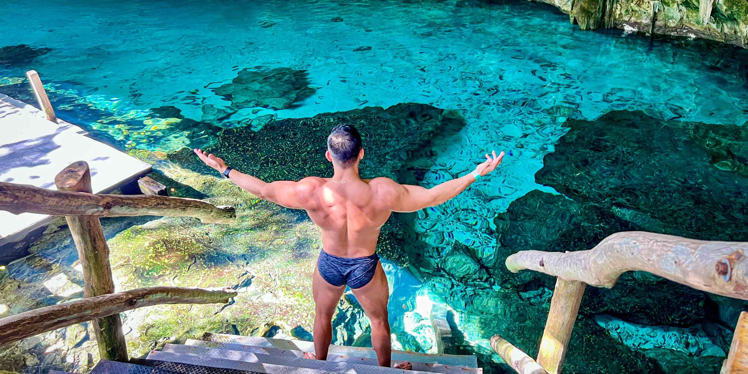 tulum-dos-ojos-scaled.webp