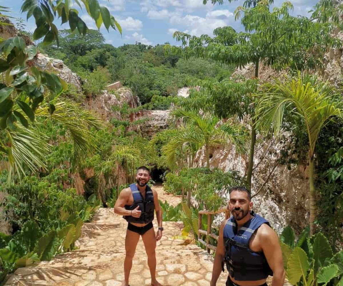 couple at cenote
